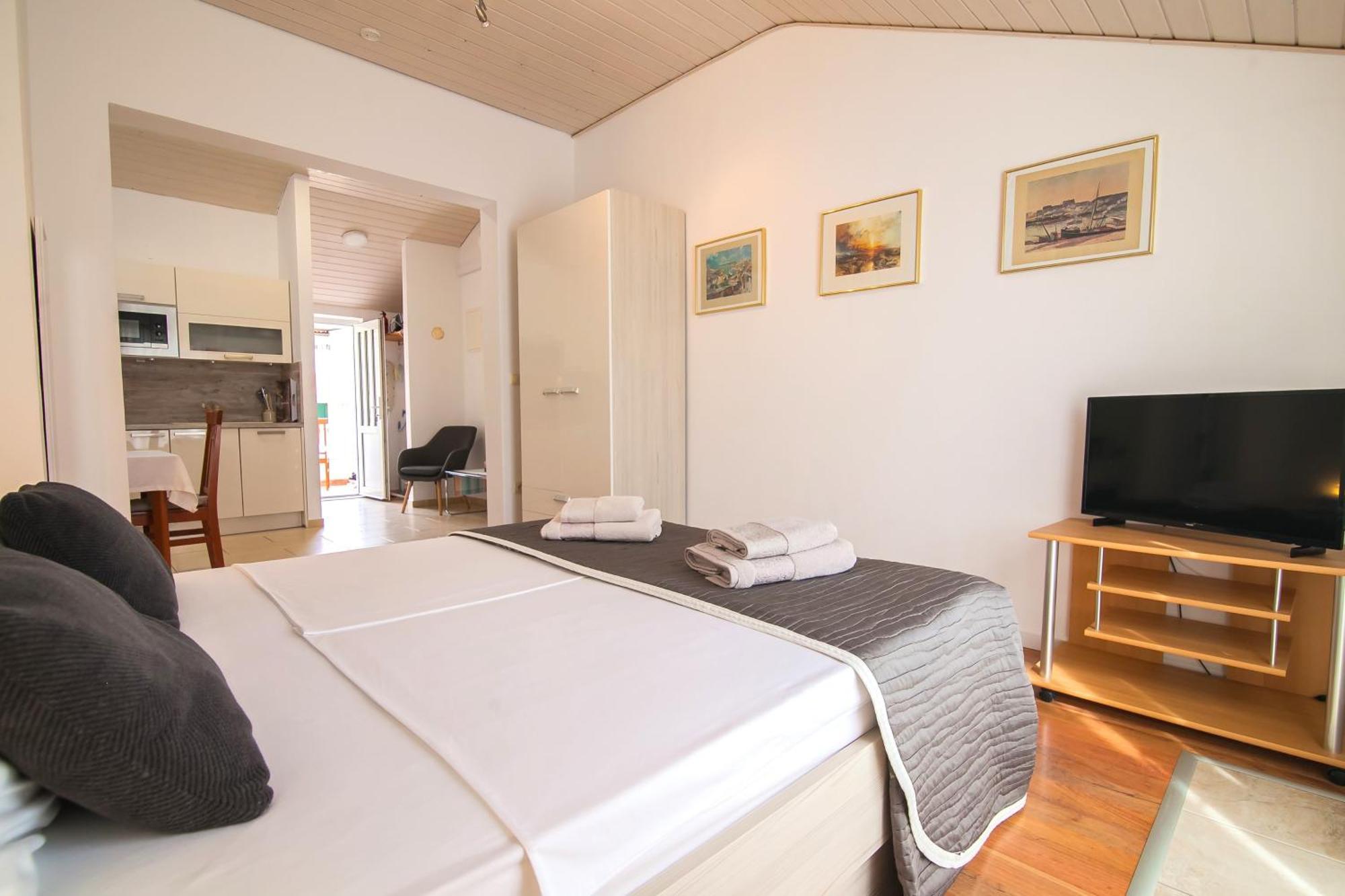Helvetia Sunny Apartments Бол Екстериор снимка