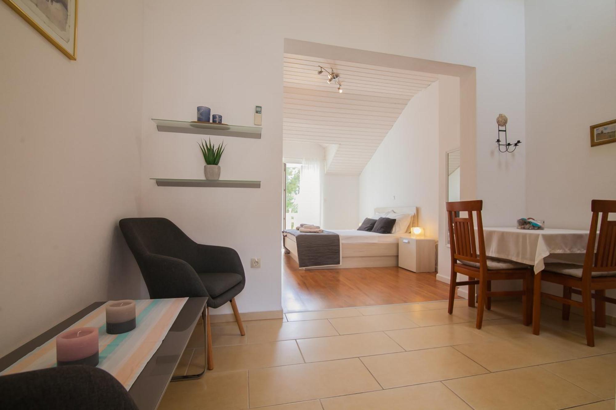 Helvetia Sunny Apartments Бол Екстериор снимка