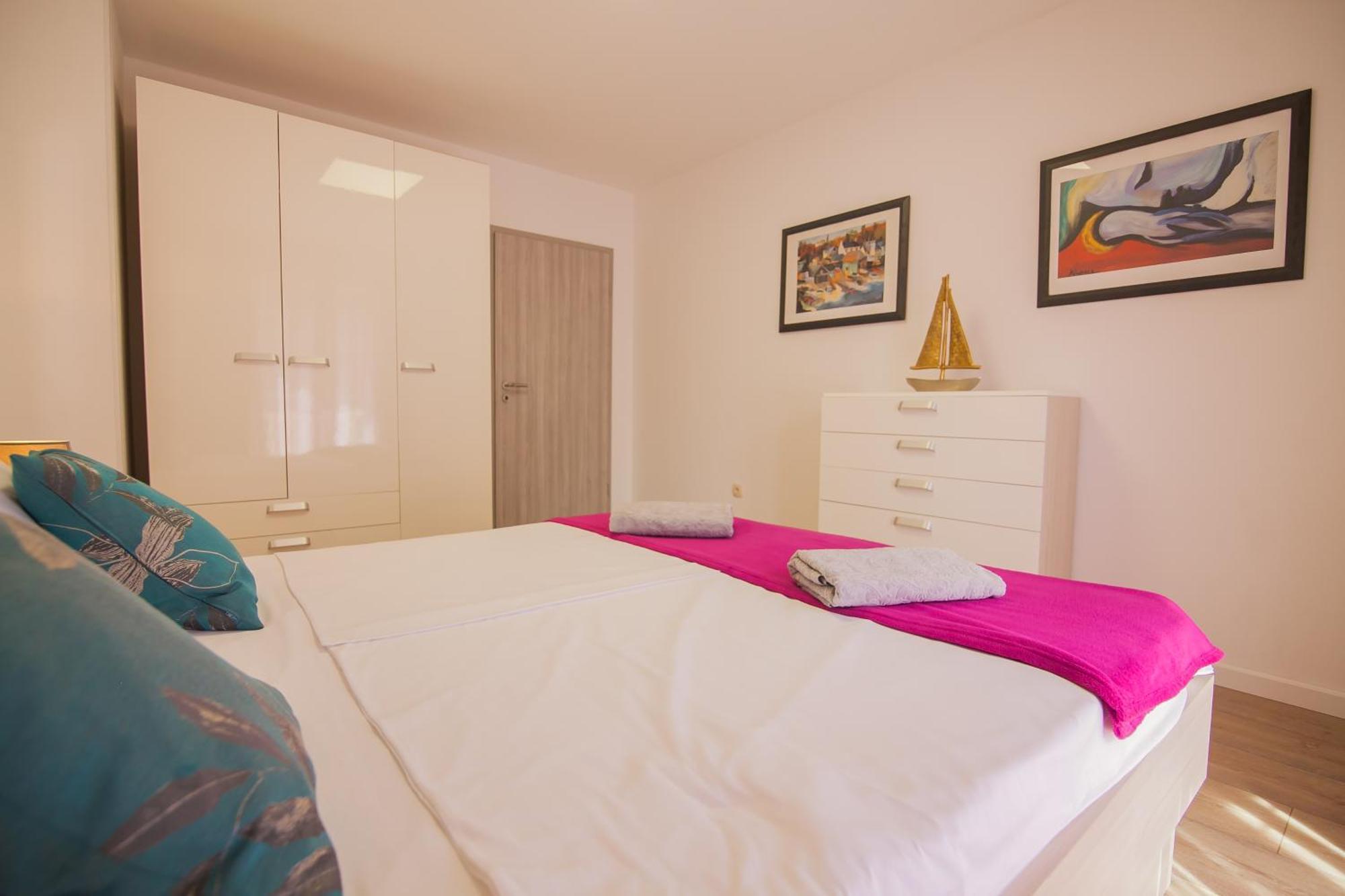 Helvetia Sunny Apartments Бол Екстериор снимка