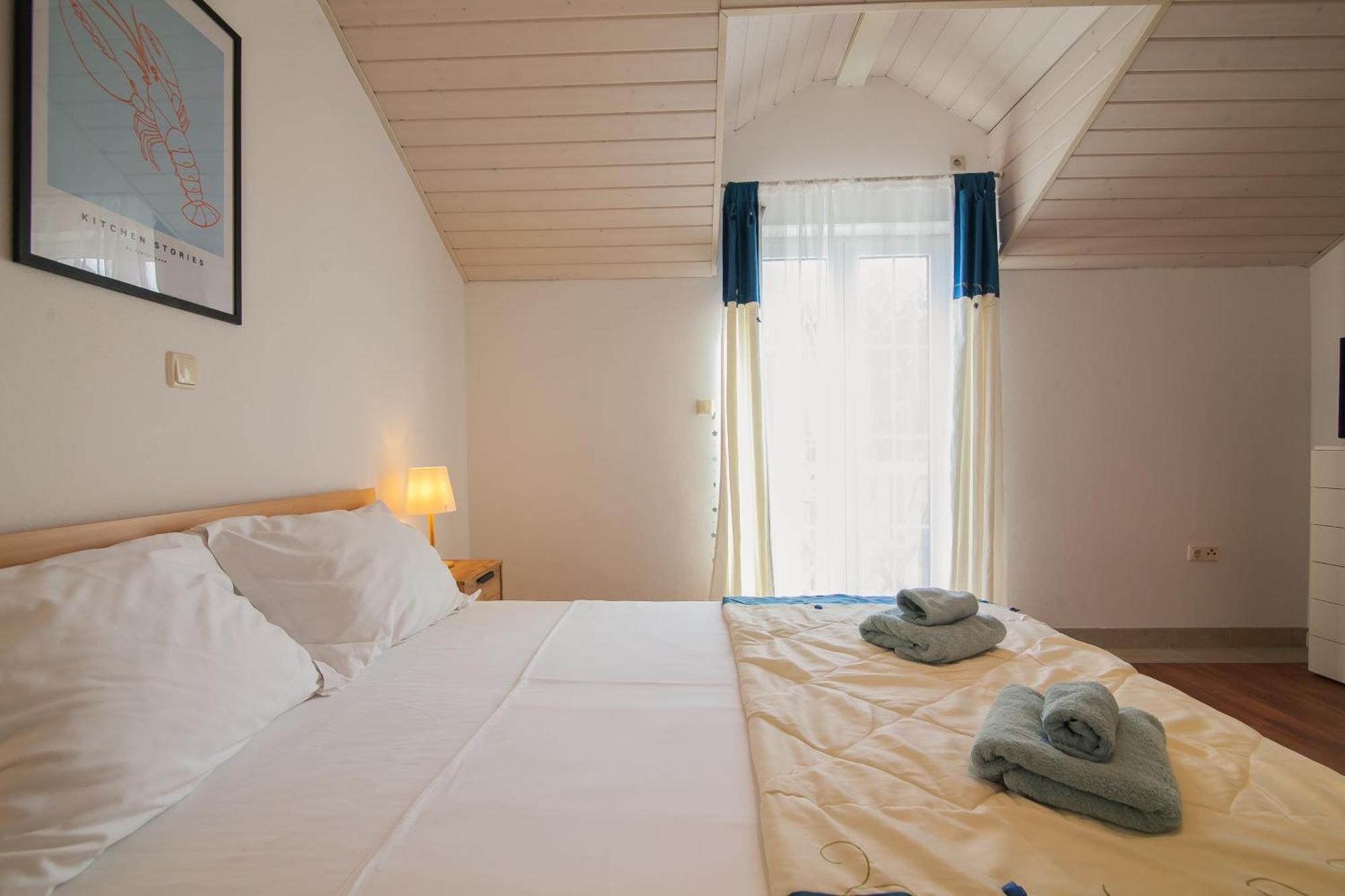 Helvetia Sunny Apartments Бол Екстериор снимка