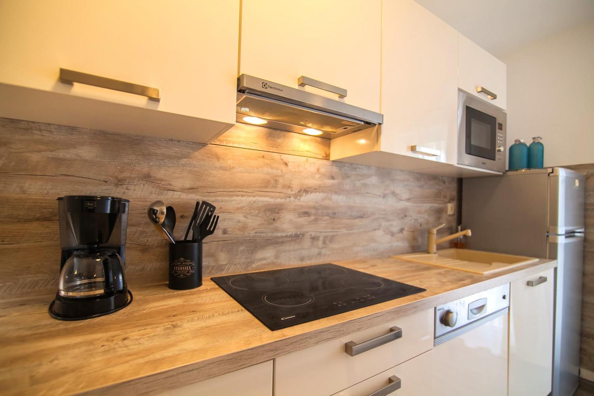 Helvetia Sunny Apartments Бол Екстериор снимка