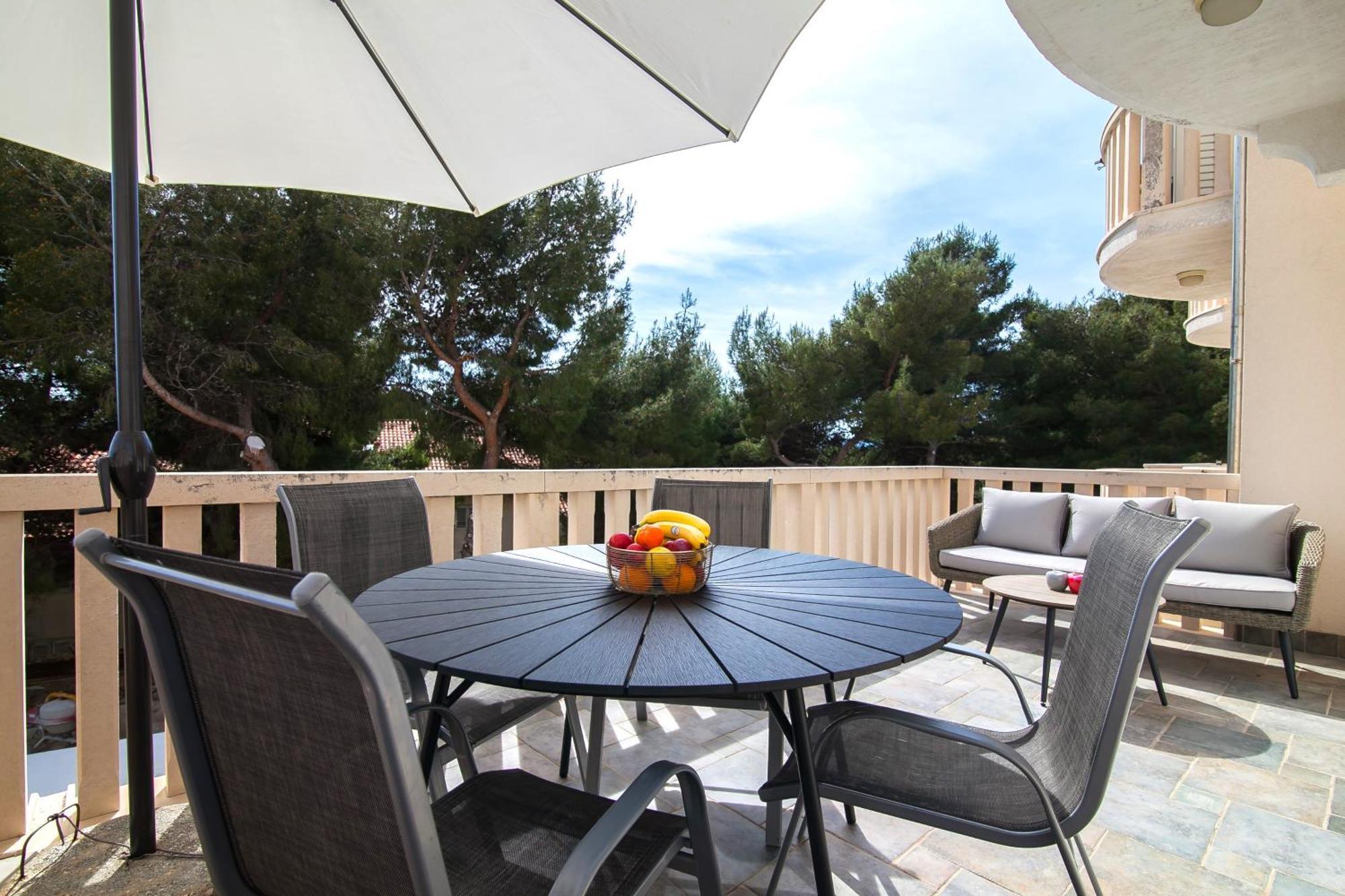 Helvetia Sunny Apartments Бол Екстериор снимка