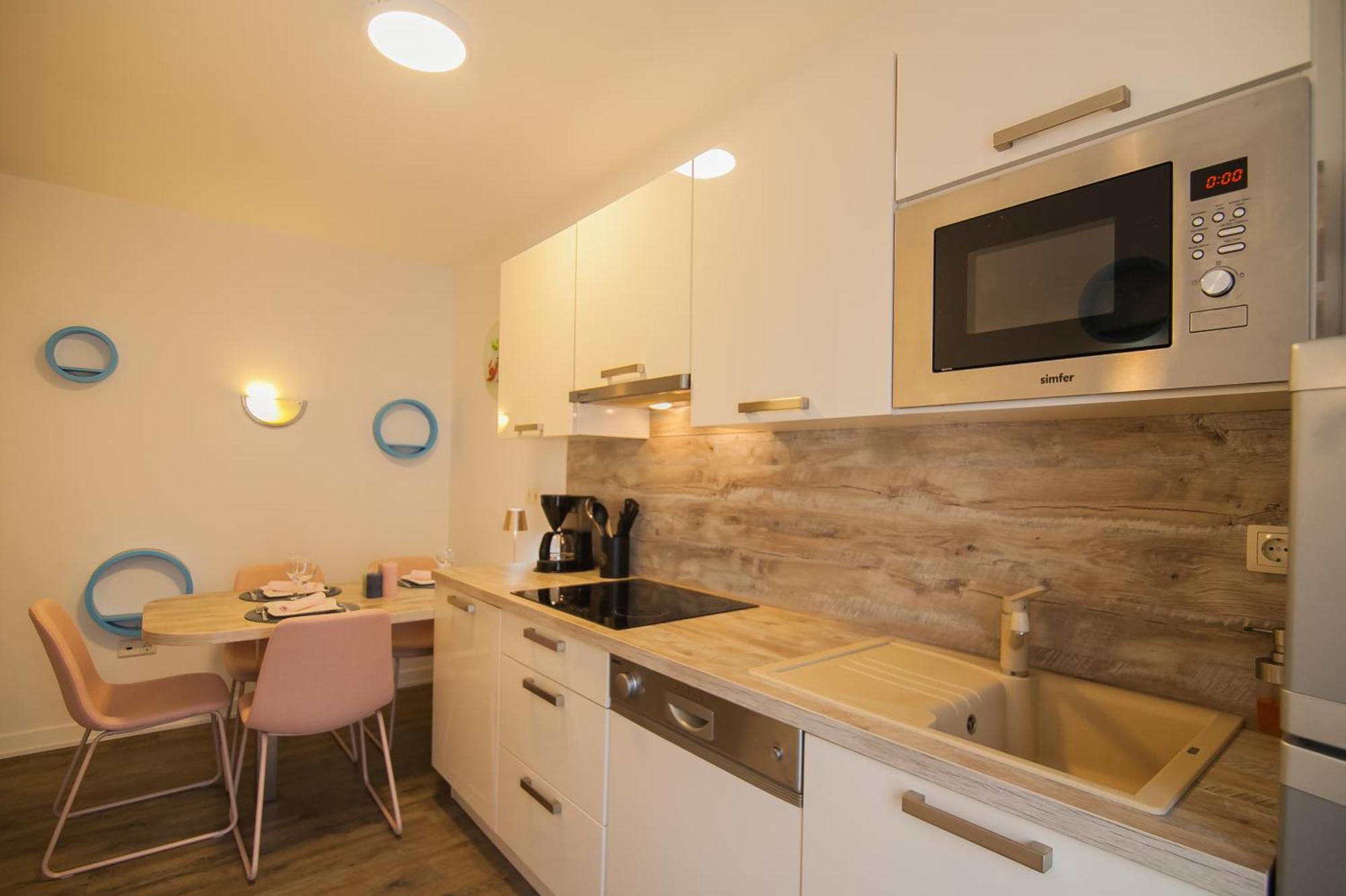 Helvetia Sunny Apartments Бол Екстериор снимка