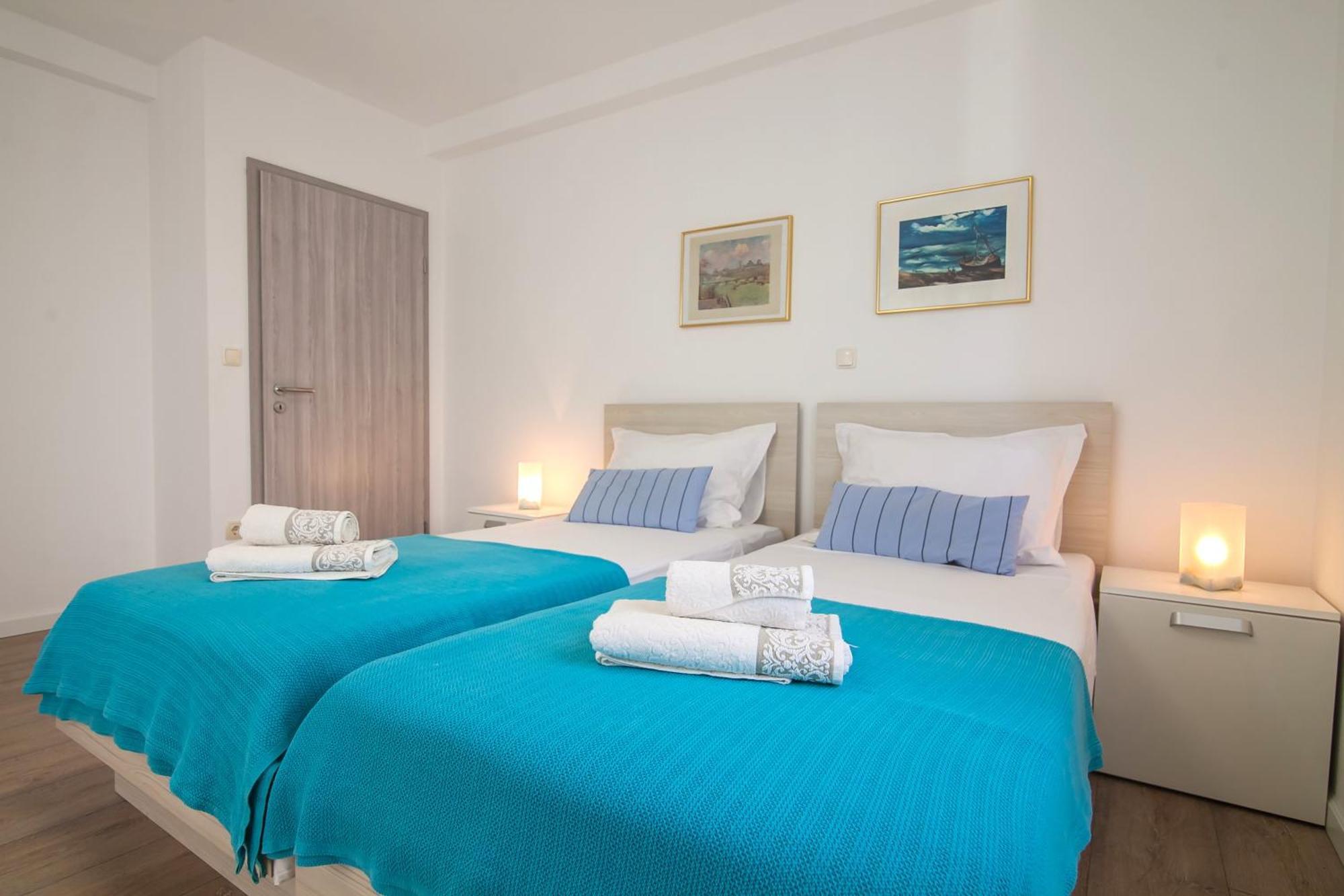 Helvetia Sunny Apartments Бол Екстериор снимка