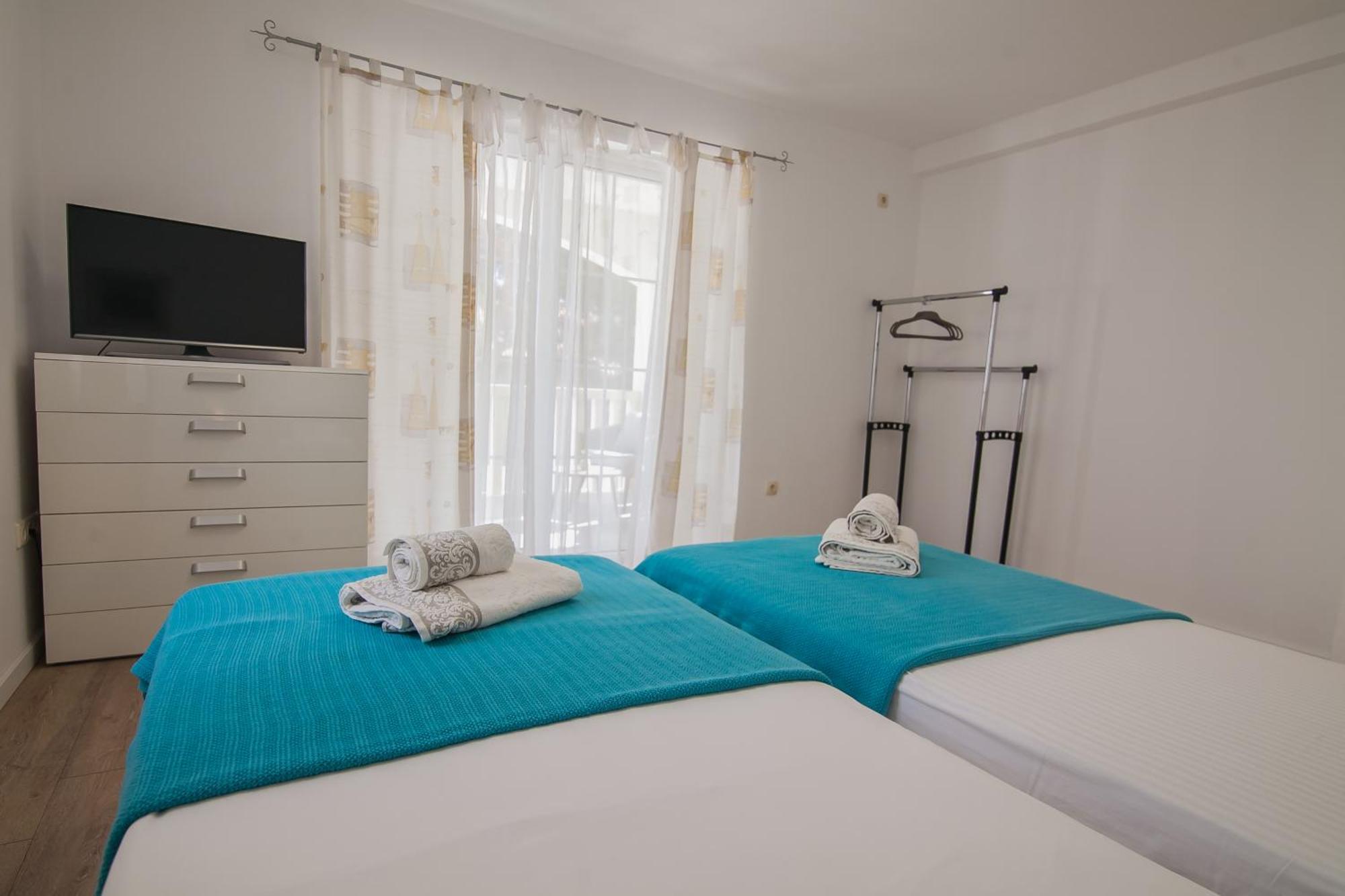 Helvetia Sunny Apartments Бол Екстериор снимка