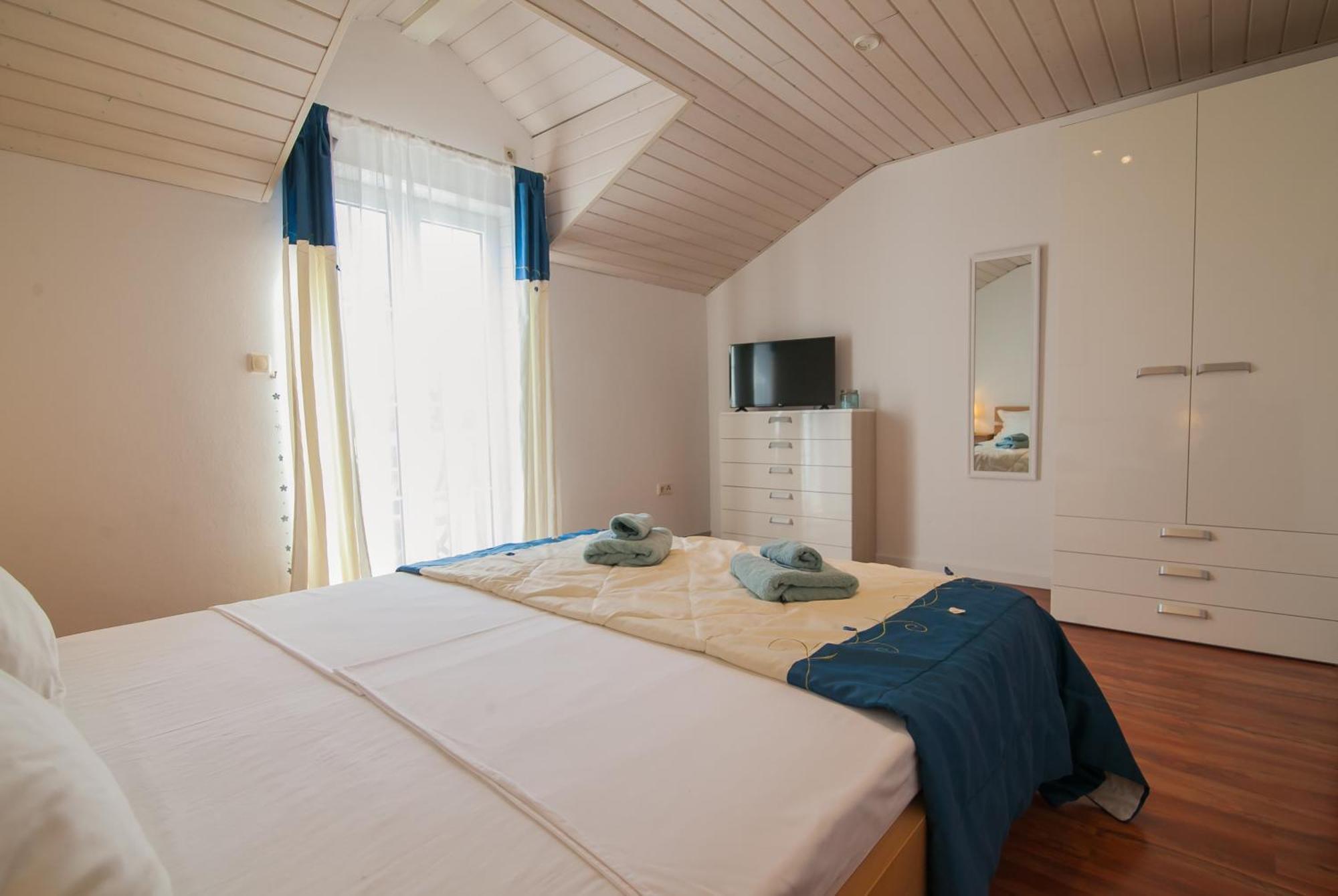 Helvetia Sunny Apartments Бол Екстериор снимка